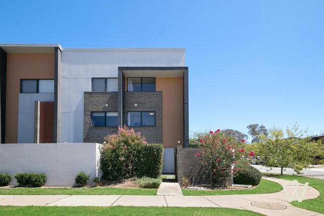 32 Bon Scott Crescent, ACT 2914