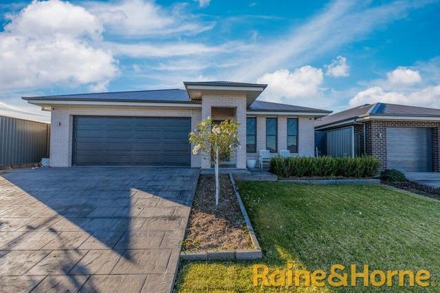 62 Azure Avenue, NSW 2830