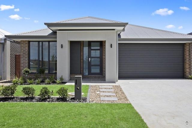 11 Vanderfield Cres, NSW 2570