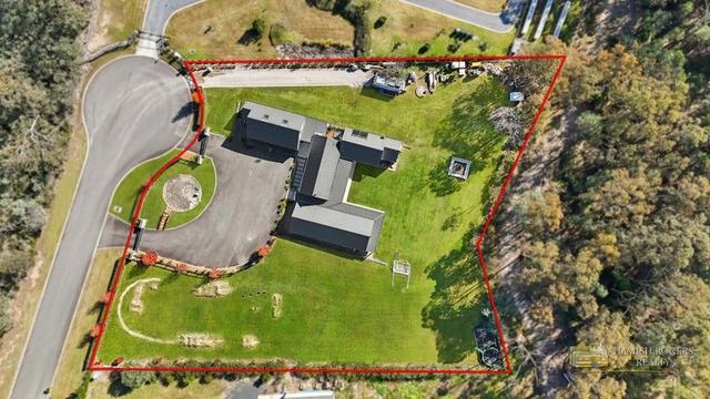 7 Themeda Place, NSW 2756