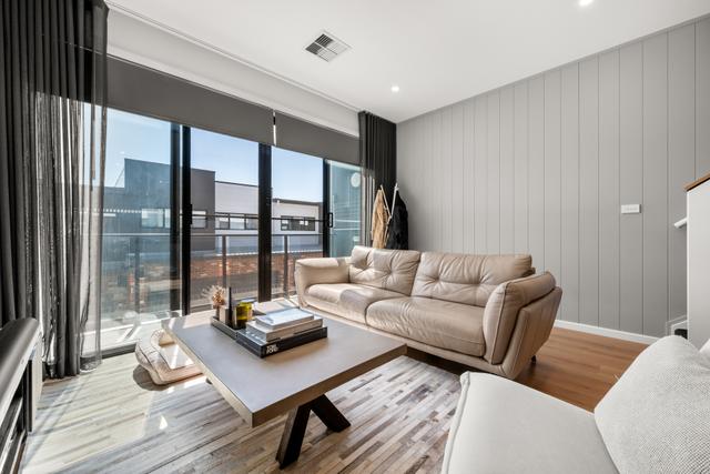 13/2 Eureka Way, ACT 2611