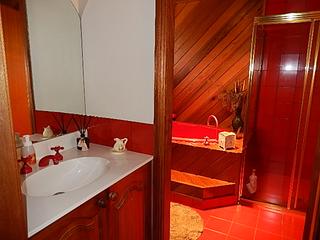 Bathroom (2018-11-05)