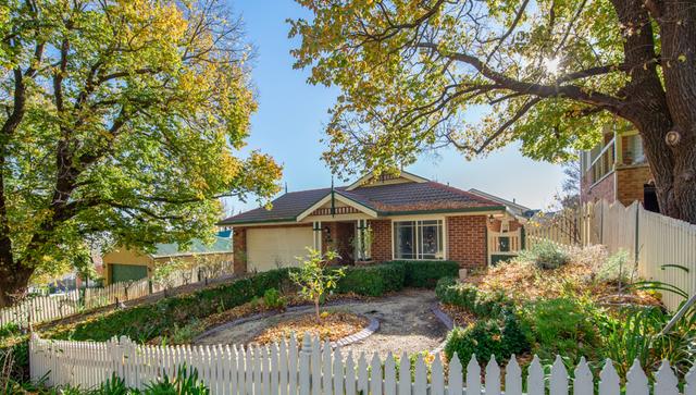 3 English Grove, NSW 2619