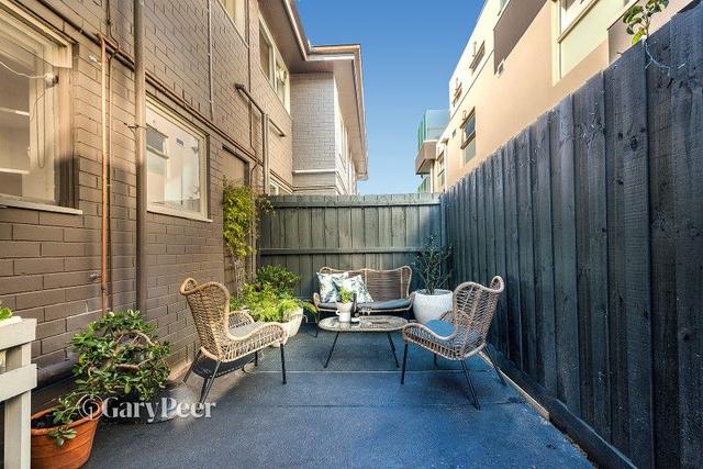 3/4 Kokaribb Road, VIC 3163