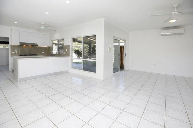 6 McRobbs Close, QLD 4869
