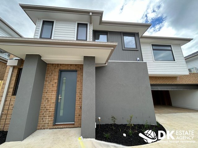 2/8 Kevin Street, VIC 3020
