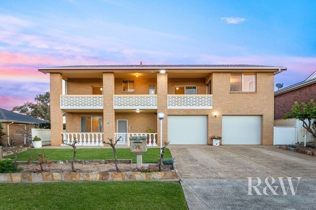 35 Akuna Avenue, NSW 2560