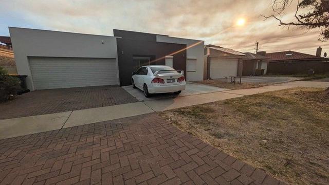 2A Davies Lane, WA 6102