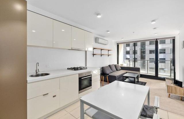 903/33 Mackenzie Street, VIC 3000