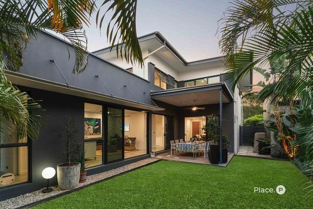 9 Edgewater Place, QLD 4171