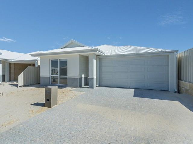 4 Holiday Way, WA 6035