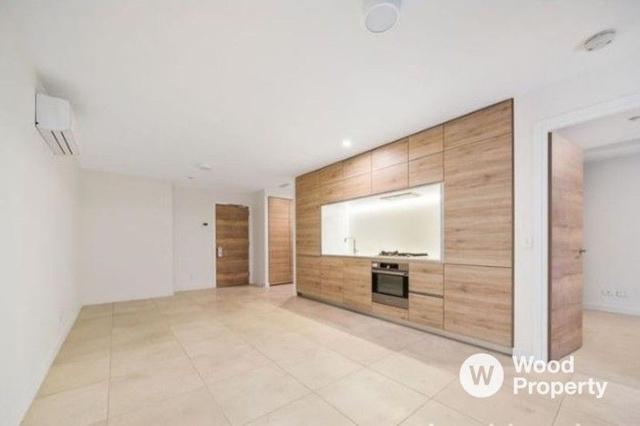 215/12 Queens Road, VIC 3000