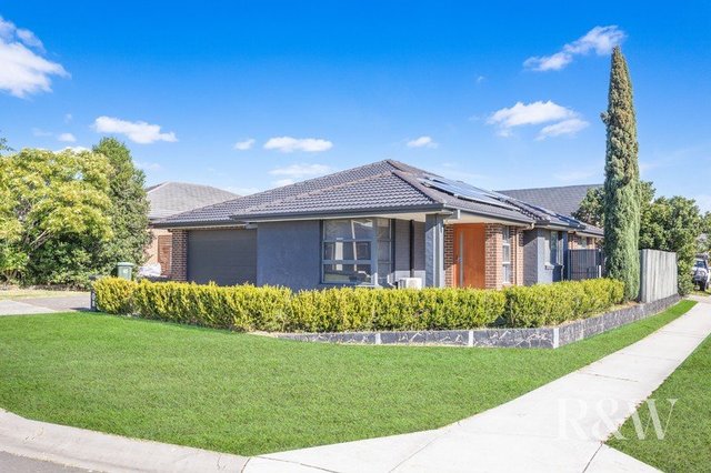 42 Ambrose Street, NSW 2570