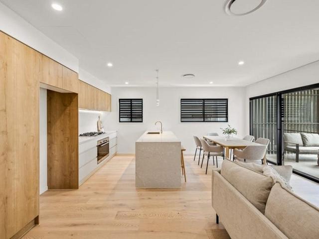 4/248 South Street, QLD 4350