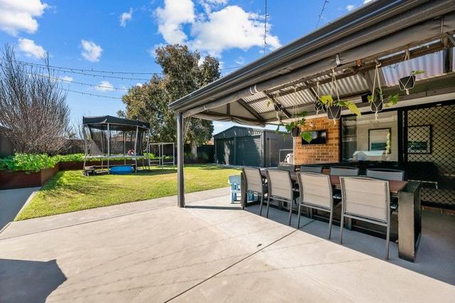 7 Lakewook Cove, WA 6107