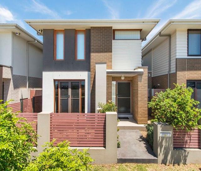 33 Lakeside Parade, NSW 2747
