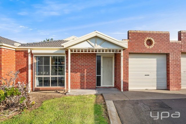 4 Village Avenue, VIC 3038