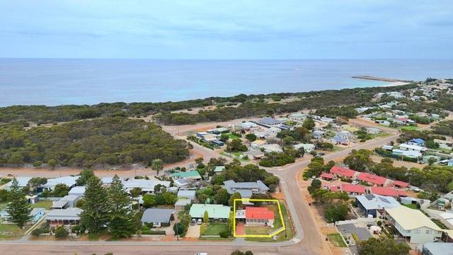 2 Flinders Street, WA 6348