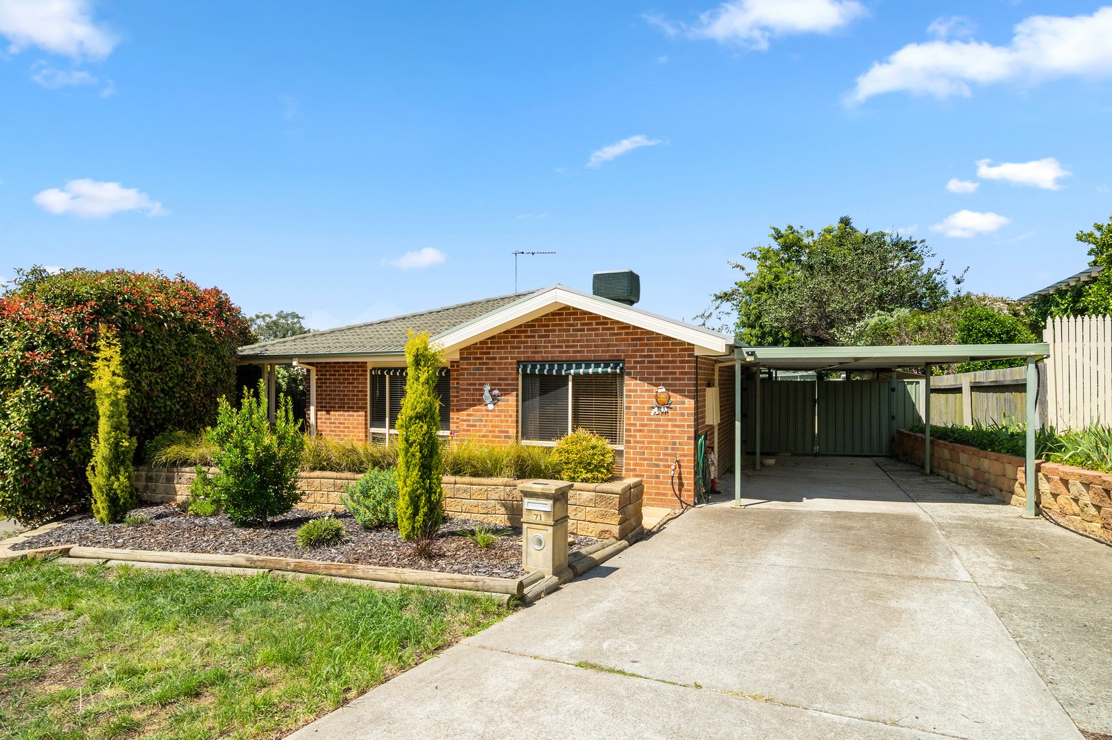71 Hugh McKay Crescent, Dunlop ACT 2615 Allhomes