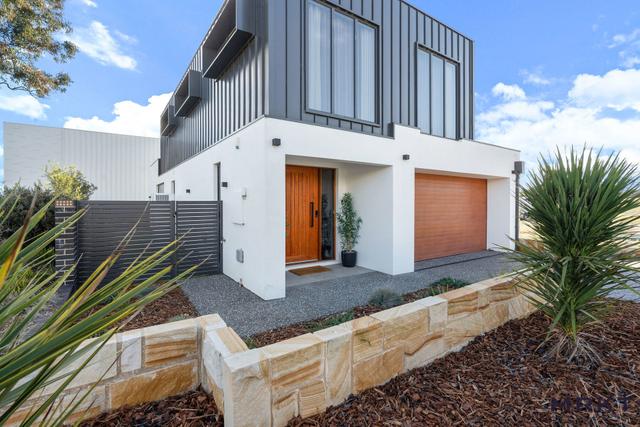 32 Phippard Court, ACT 2602