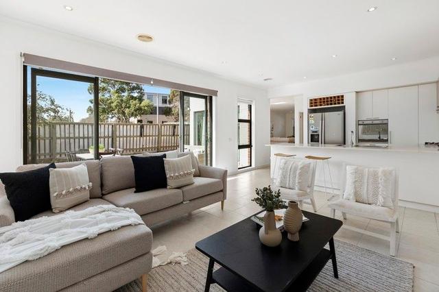 28 Pebble Beach Place, VIC 3202