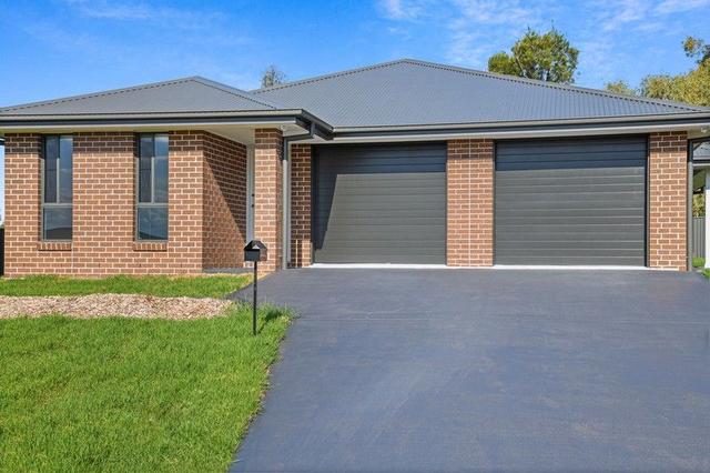 2/2 Maas Court, NSW 2380
