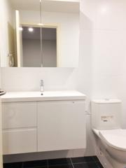 Bathroom (2017-08-01)