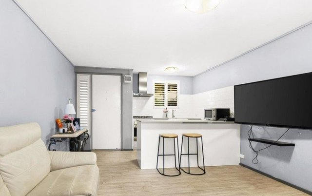 20w/24 Pearson  Street, WA 6018