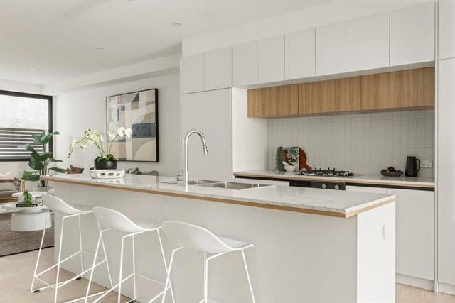 8/18-20 Nicholson Street, VIC 3057