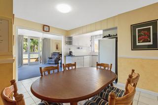 Residence dining (2015-04-22)