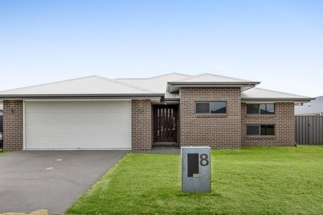 8 Sandford Crescent, QLD 4350