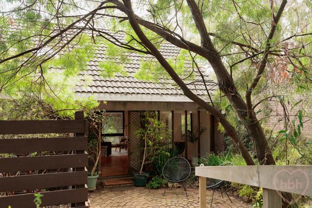 76 Wybalena Grove, ACT 2614
