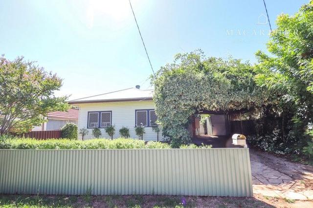 11 Heath Street, NSW 2650