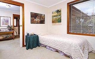 Bed 2 (2004-07-14)