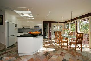 Kitchen/ Dining Room