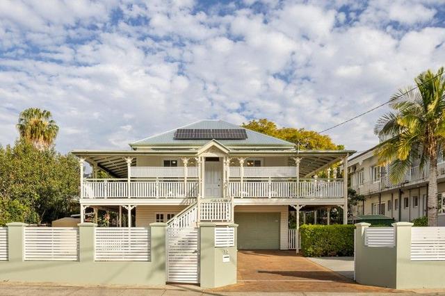 15 Lockhart Street, QLD 4102