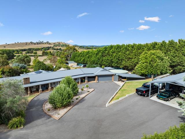 15 Davis Circuit, NSW 2582