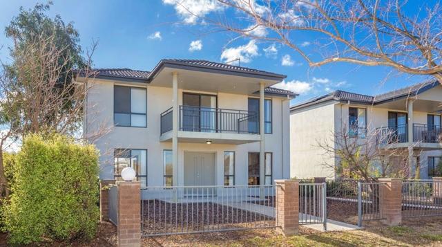 1/4 McMahon Drive, NSW 2621