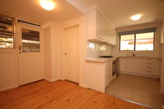 Living / Kitchen (2012-05-09)