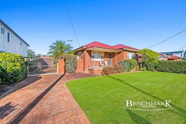 32 Cooper  Avenue, NSW 2170