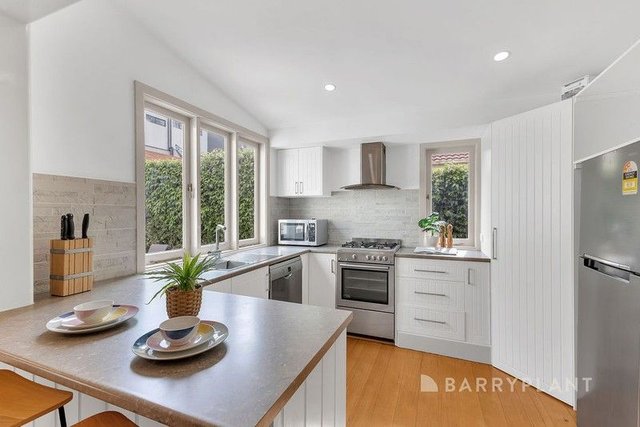 1/10 Cypress Avenue, VIC 3155