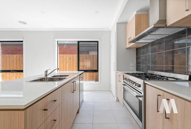 14 Smilax Street, VIC 3756