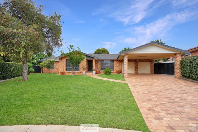 4 Finn Place, NSW 2680