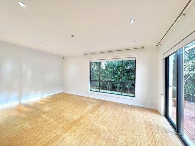 7 Manhattan Court, NSW 2118