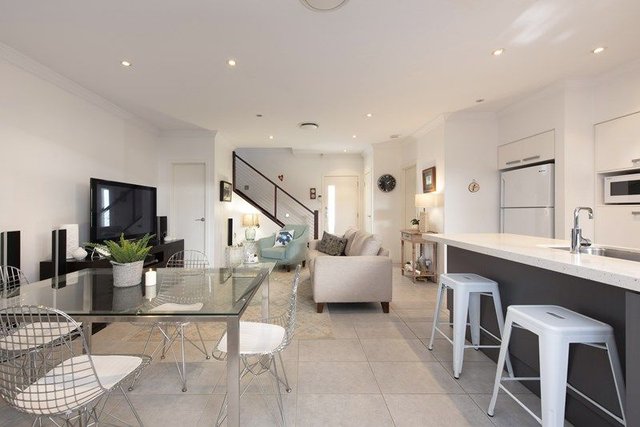 4/31 Weston Street, QLD 4151