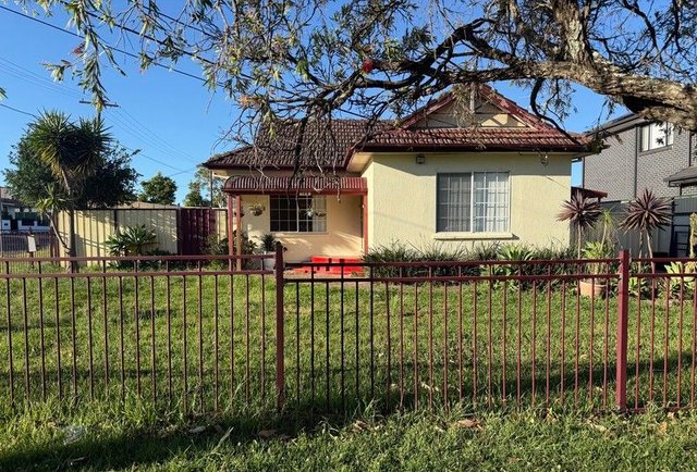 108 Yanderra Street, NSW 2200