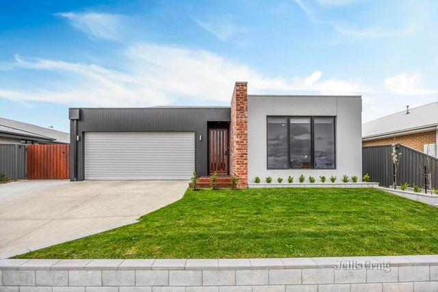 24 McLeod Crescent, VIC 3350