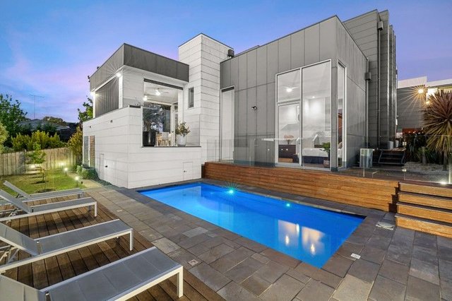 9 Stoneleigh Crescent, VIC 3216