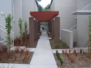 garden walk (2011-03-31)