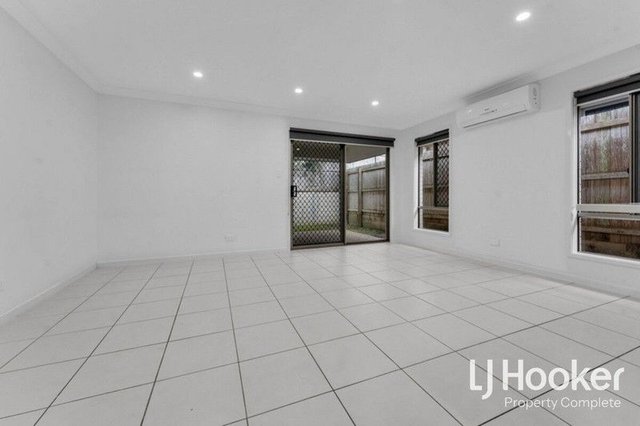 8 Flint Street, QLD 4207